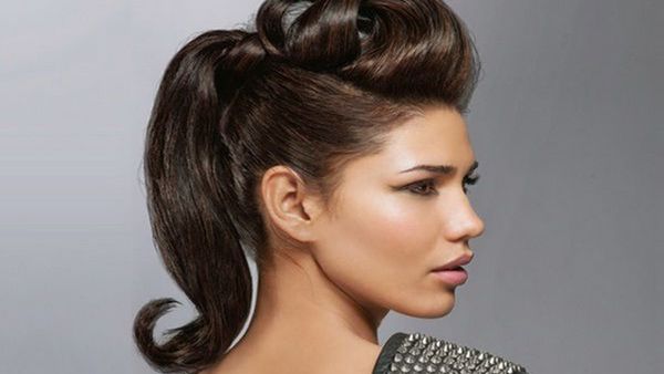Frauen Rockabilly Frisur fr lange Haare 3