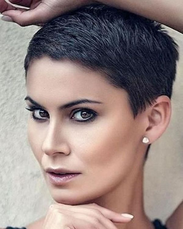 Moderne Damenfrisuren in der kommenden Saison 2019 3