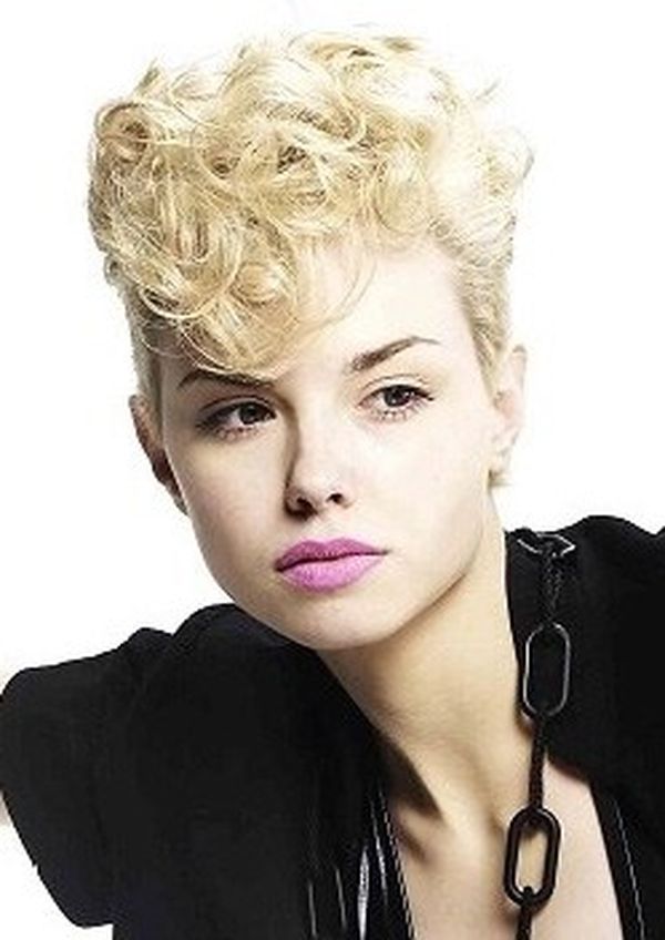 Rockabilly Frisur fr schulterlange Haare 2