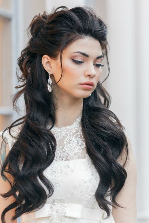 Elegante halboffene Hochsteckfrisuren 1