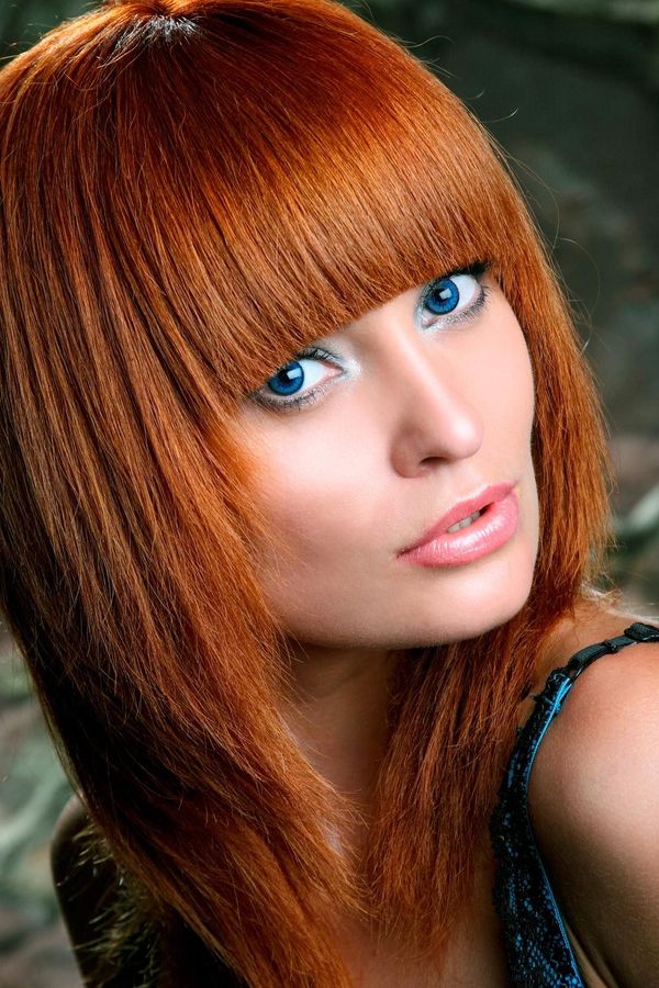 Frisuren mit einem geraden Pony 1