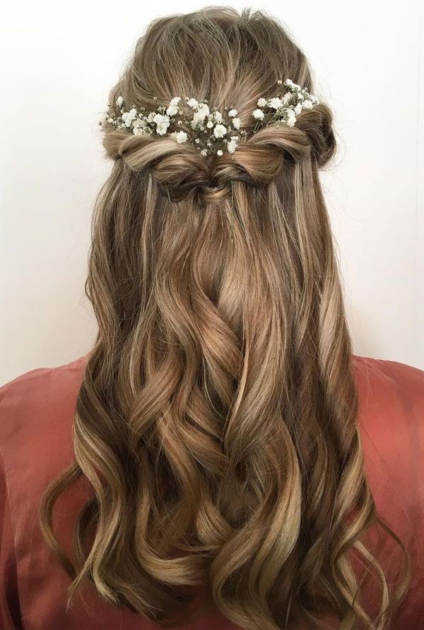 Halboffene festliche Frisuren mit Locken 4