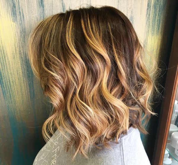 Kurze Haare mit braunblonden Strhnen 3