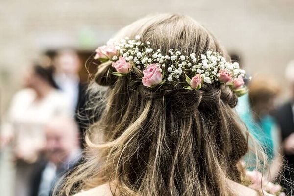 Schne Flechtfrisuren mit Blumen 5