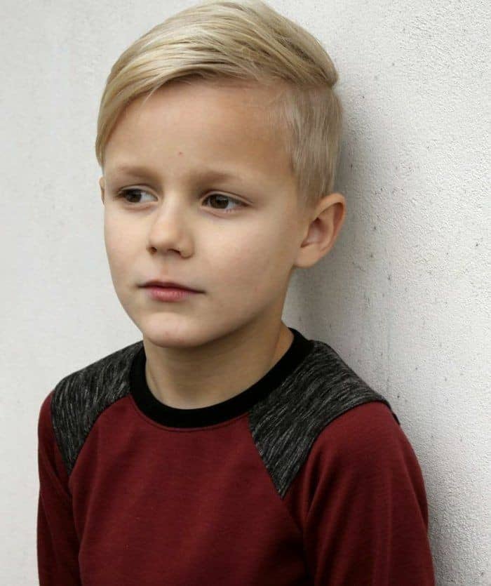 Der schöne Fassonschnitt für Kinder ist leicht zu stylen