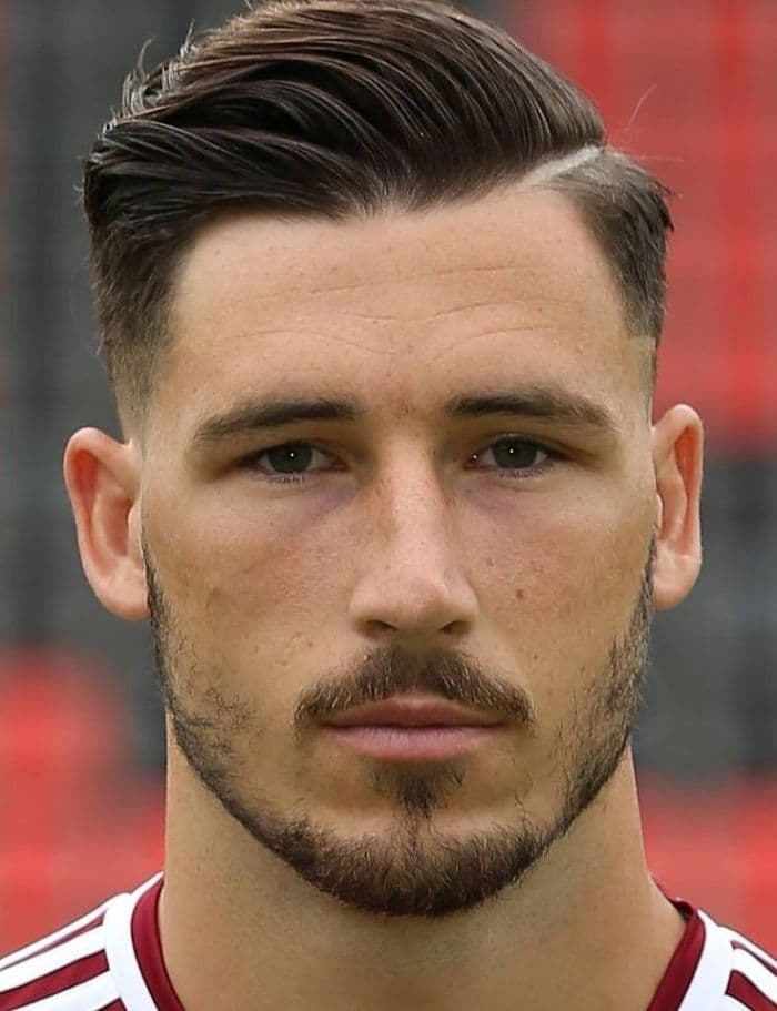 Boxerschnitt mit Side Part