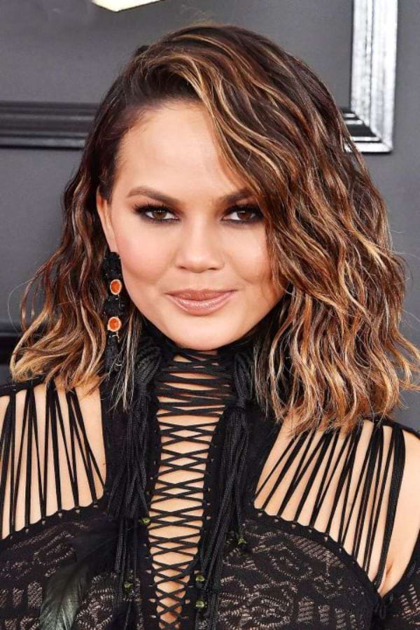 Asymmetrischer Bob im Wet-Look