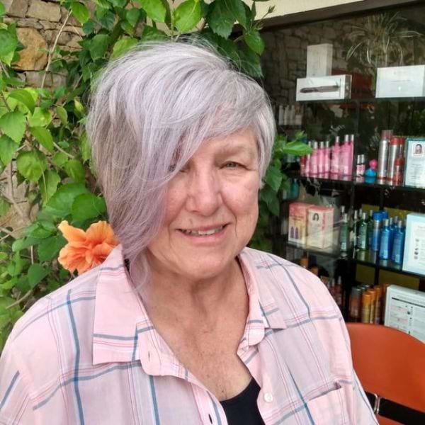 Asymmetrischer Pixie-Bob mit Seitenscheitel