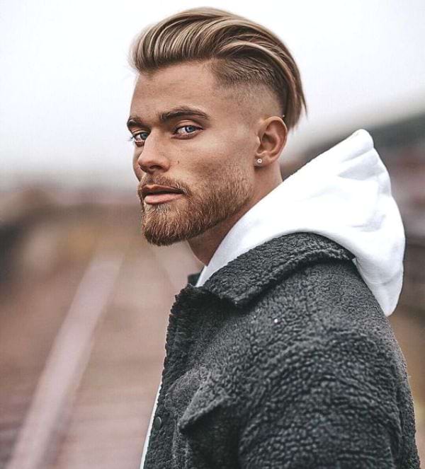 Business-Frisur: Slicked Back Undercut