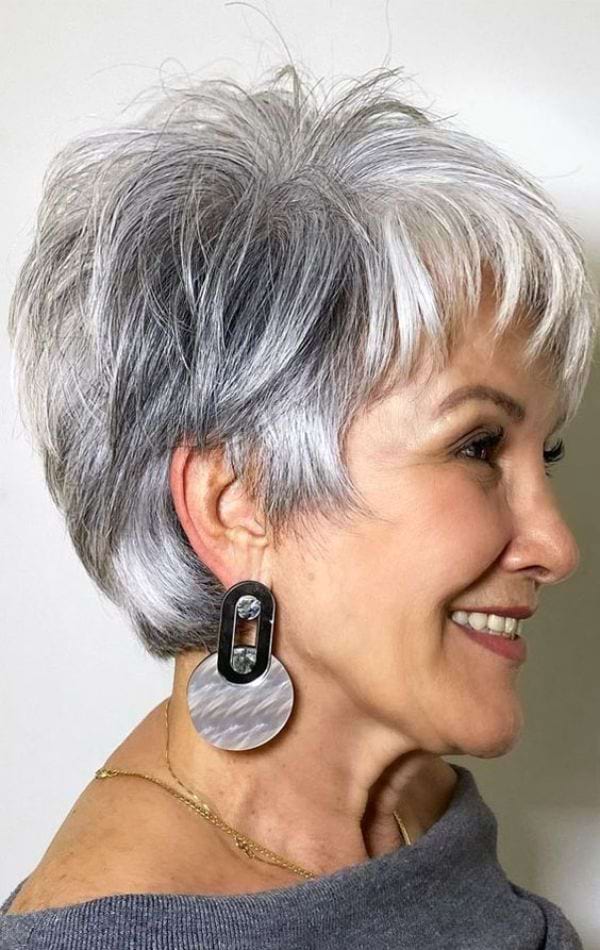 Fransiger Pixie Cut für mehr Volumen