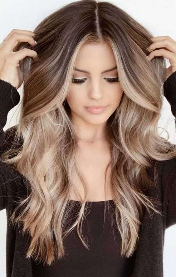 Hellbraune Haare im Balayage-Look