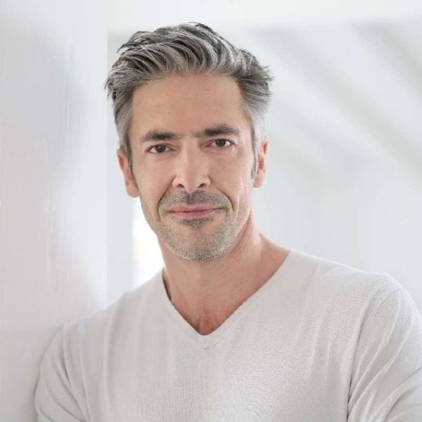 Herren Frisuren ab 50 fuer den sportlichen Typ