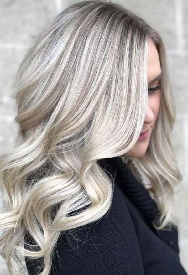 Verschmelzendes Aschblond