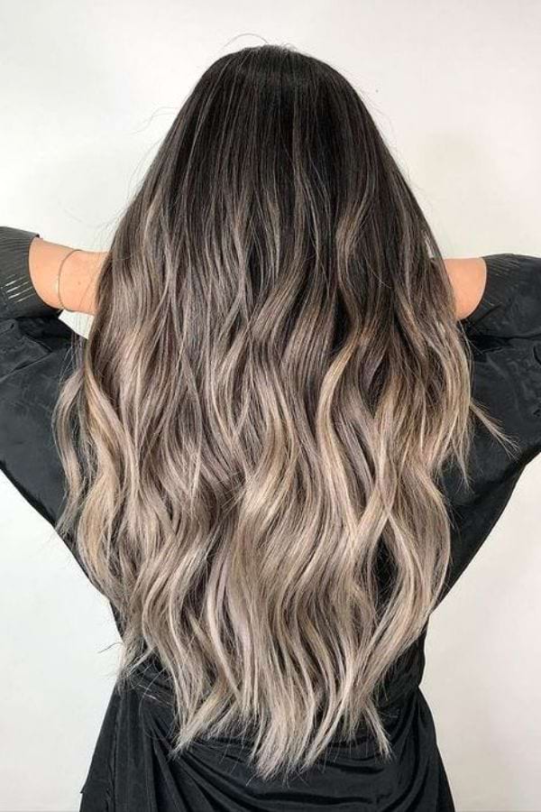 Aschblond Balayage: Dunkle Haare in Elegantem Glanz