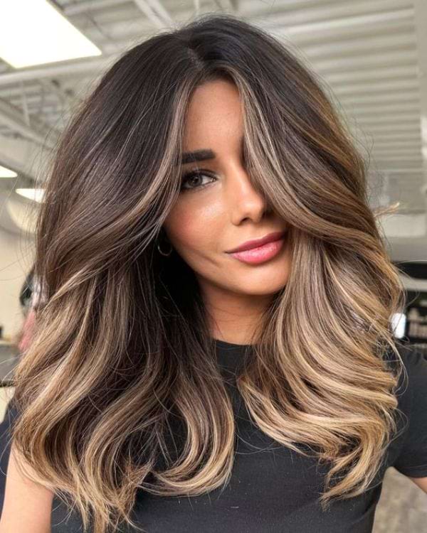 Blonde Balayage auf Dunklen Haaren