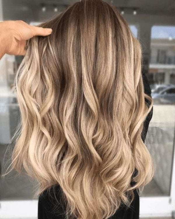 Dunkelblonde Balayage