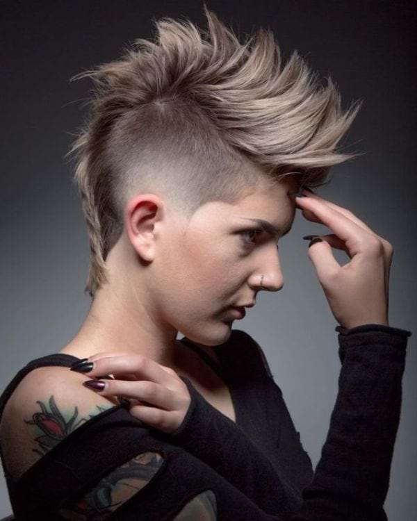 Mohawk Frisur fuer Frauen und Maenner