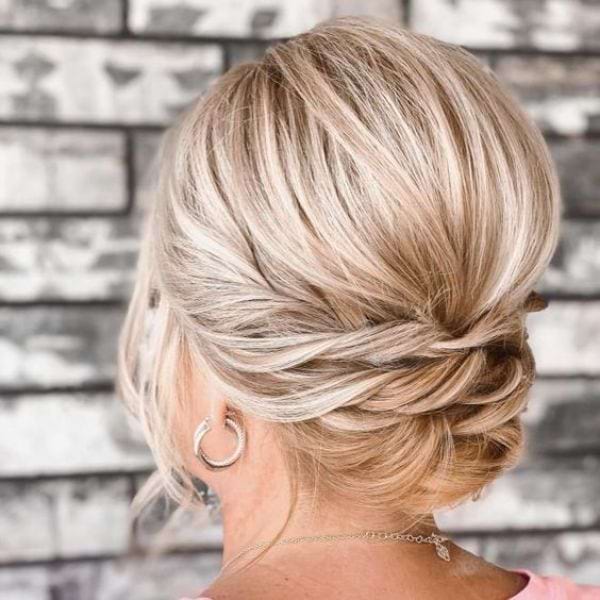 Twist – Hochsteckfrisur fuer kurze Haare