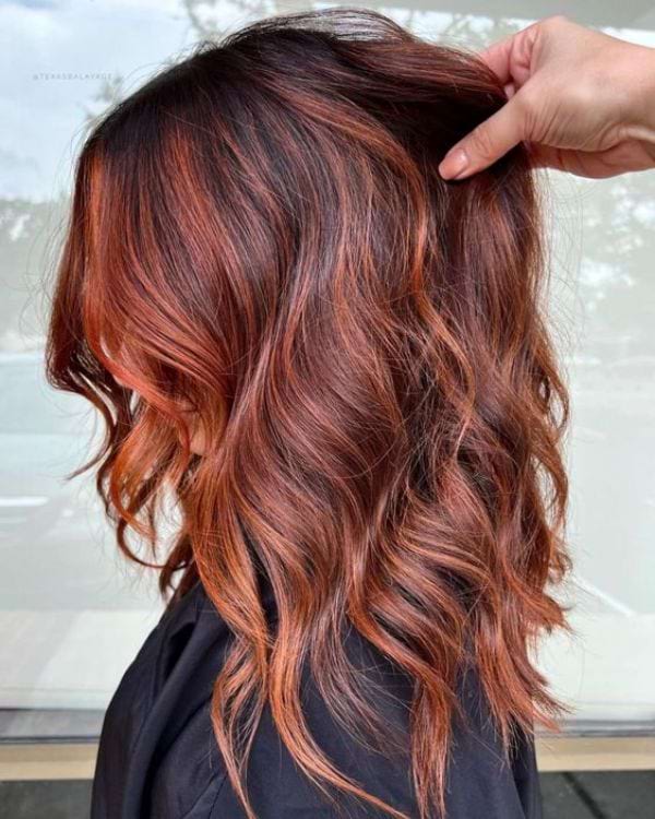 Braune Haare und Kupferrot Balayage