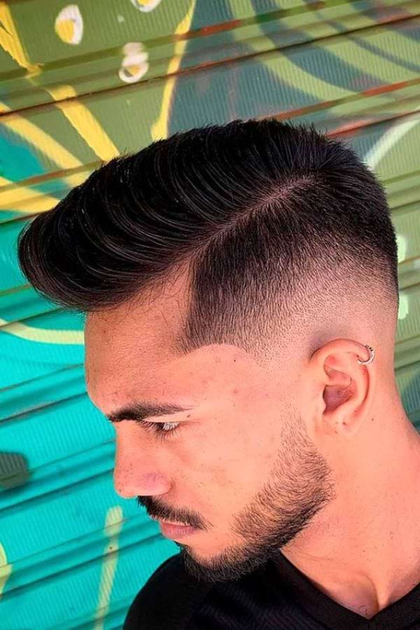 Klassische Haartolle mit Undercut