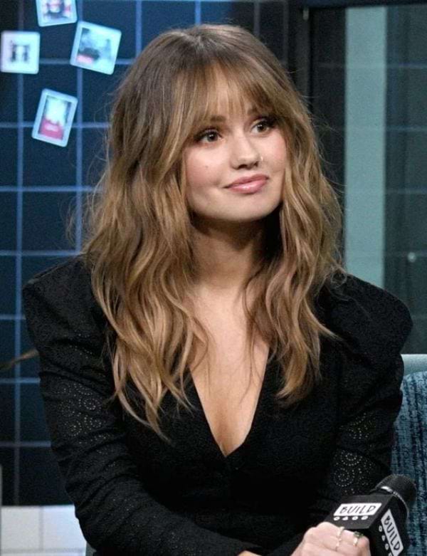 Balayage und federleichte Wispy Bangs