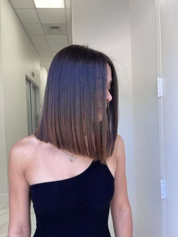 Blunt Cut in Midi-Laenge