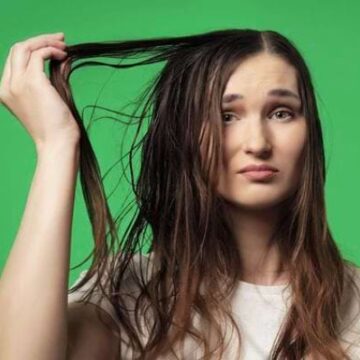 Fettige Haare: Ursachen und Tipps