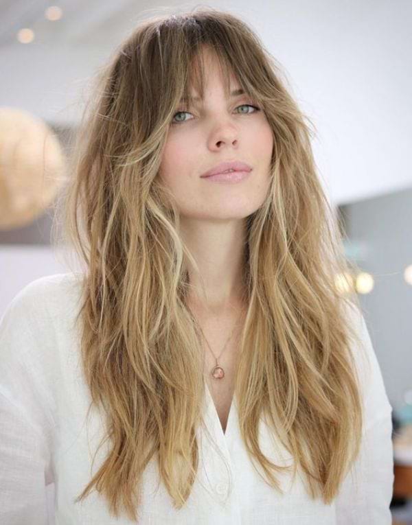 Langes Haar mit Wispy Pony