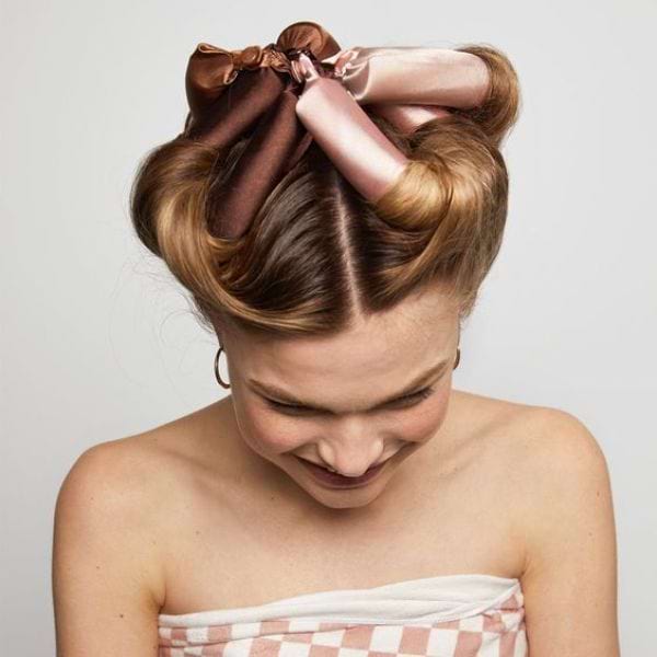 Locken ohne Hitze: So klappt es bei langen und mittellangen Haaren